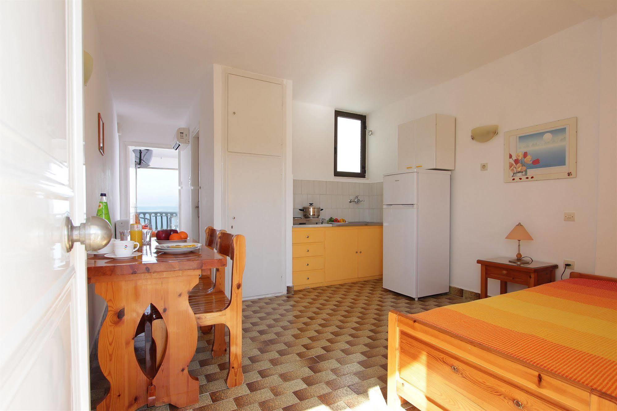 Apollon Apartments Akrogiali ภายนอก รูปภาพ